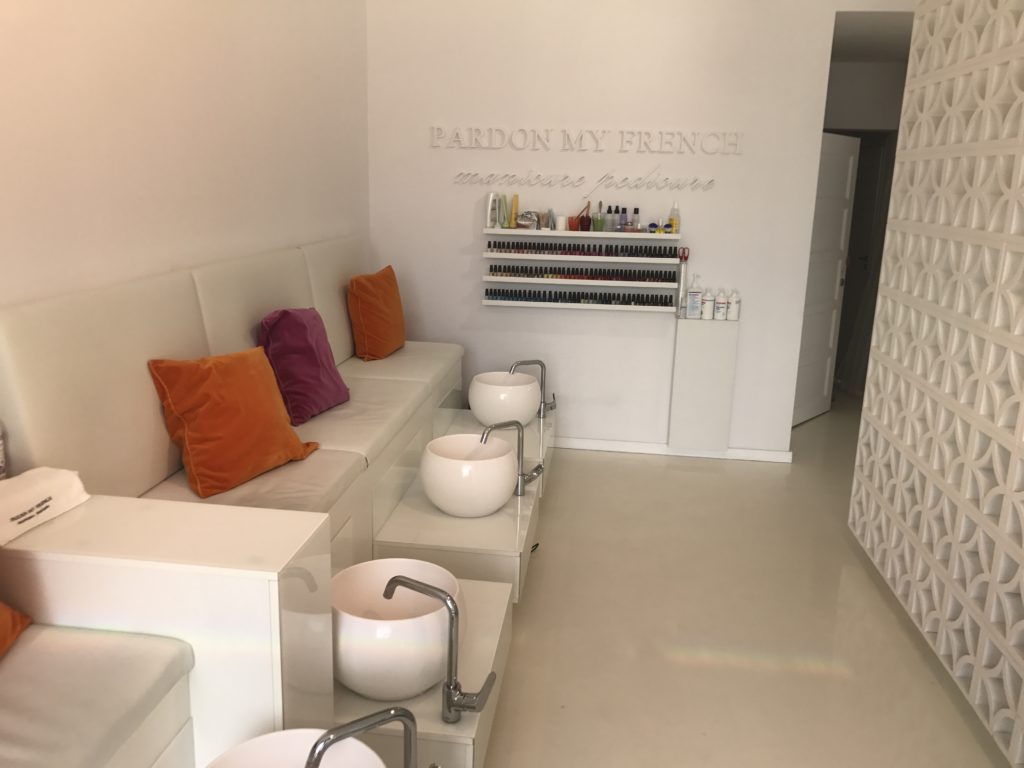 Idealny manikiur i pedikiur na lato