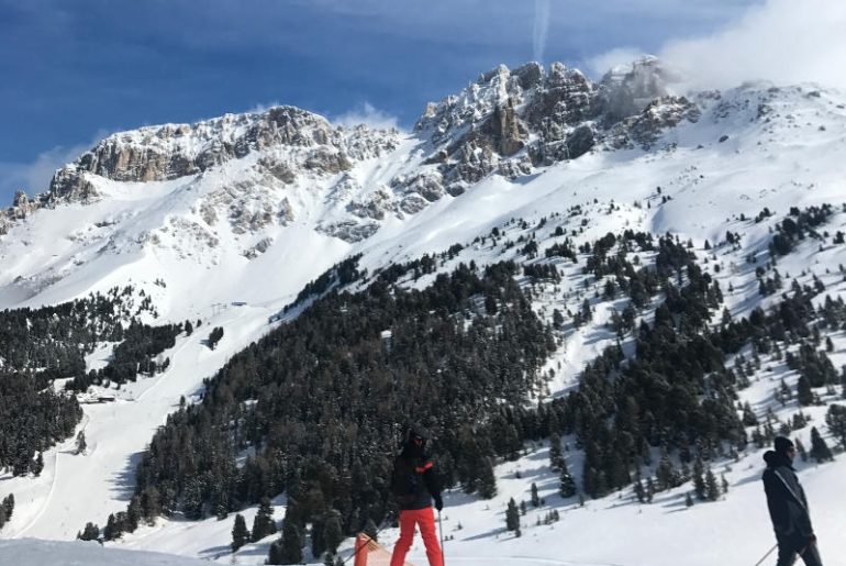 Dolomity w rejonie Trentino - w tym San Martino i Val di Fiemme, to jedne z najbardziej malowniczych stoków, na jakich miałam okazję jeździć na nartach. Przepięknie przygotowane, z idealnym śniegiem, sprawnymi wyciągami - ciężko znaleźć minusy tego miejsca