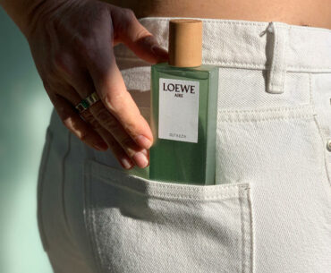 kwiatowe perfumy Loewe Aire Sutileza to nowa jakość świeżości i lekkości. Zapach ma w składzie jaśmin, konwalię i gruszkę, ale w moim odczuciu pachną świeżością i higieniczną czystością